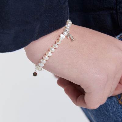 Mini Girl with Pearls Bracelet