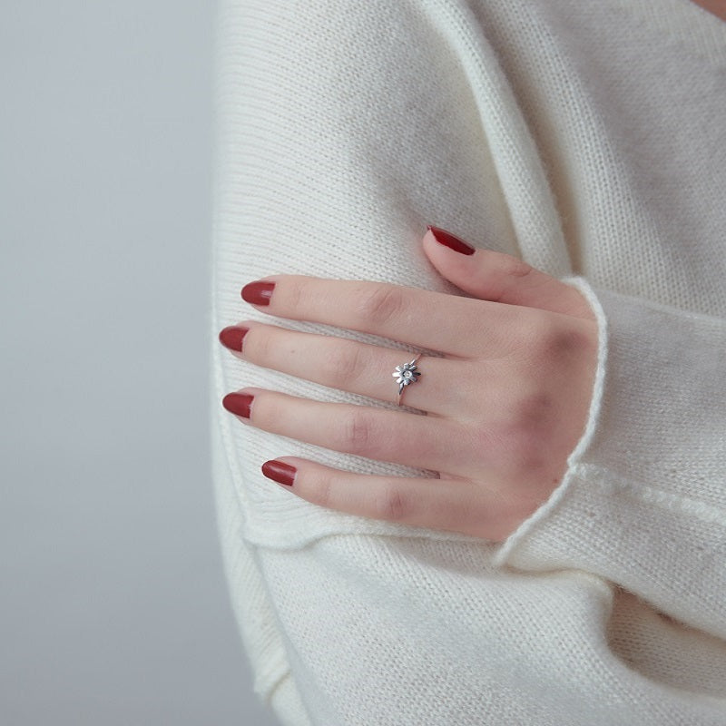 Mini Daisy Ring Paul Taylor Jewellers